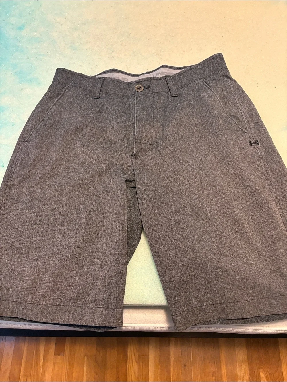 Under Armour Men’s Charcoal Heather Hybrid Golf Shorts